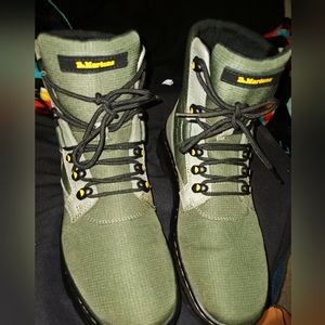 Combs Tech II Boot              DR. MARTENS size 9 mens